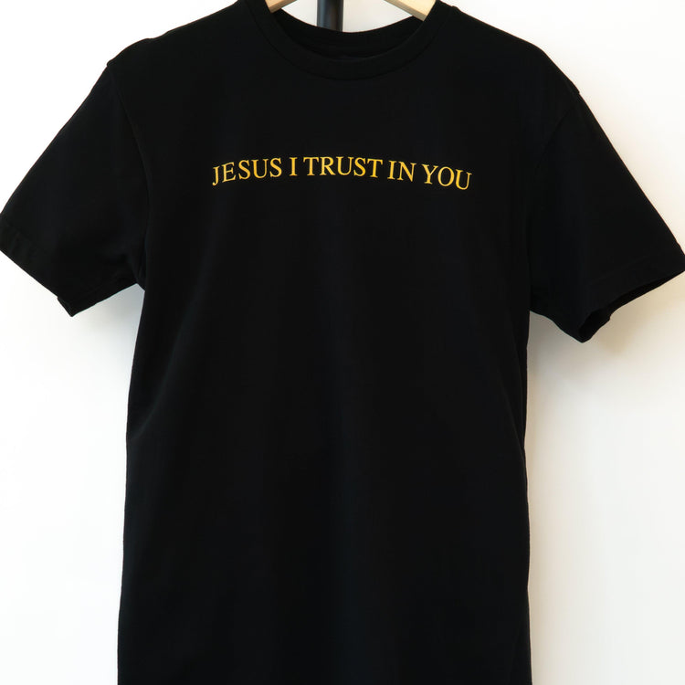 Divine Mercy Monstrance - JESUS I TRUST IN YOU! - Short-Sleeved Unisex T-Shirt - rescue story